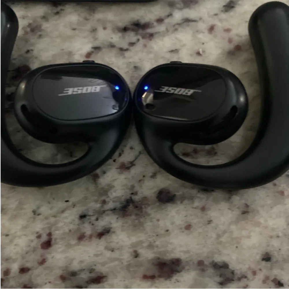 Bose Sport OpenEar True Wireless Black Earbuds with Charging Case. Barely used!